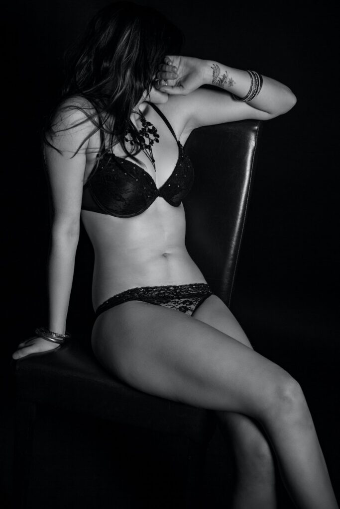 photo lingerie  noir et blanc 